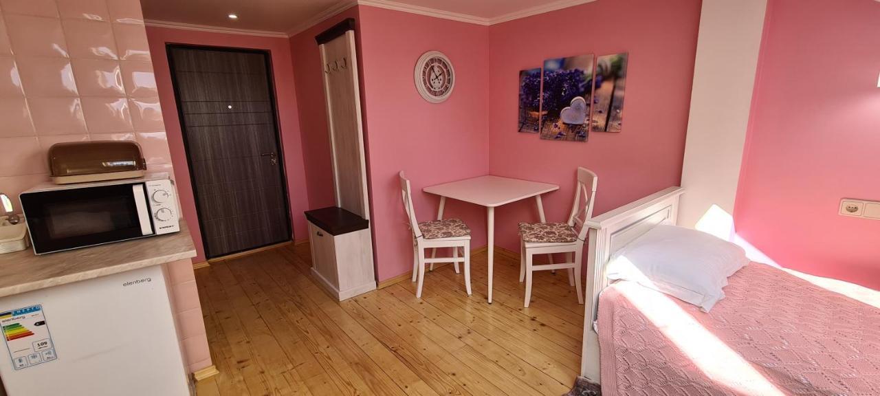 Аpartment For Lady Lägenhet Tjernivtsi Exteriör bild