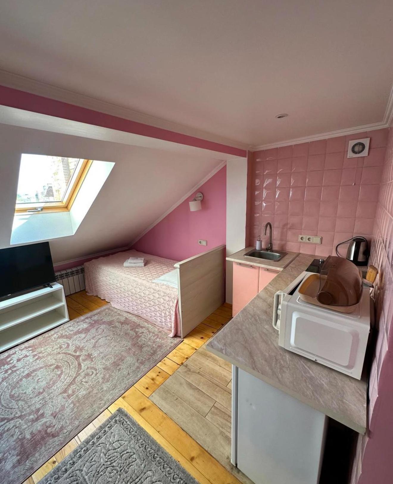 Аpartment For Lady Lägenhet Tjernivtsi Exteriör bild