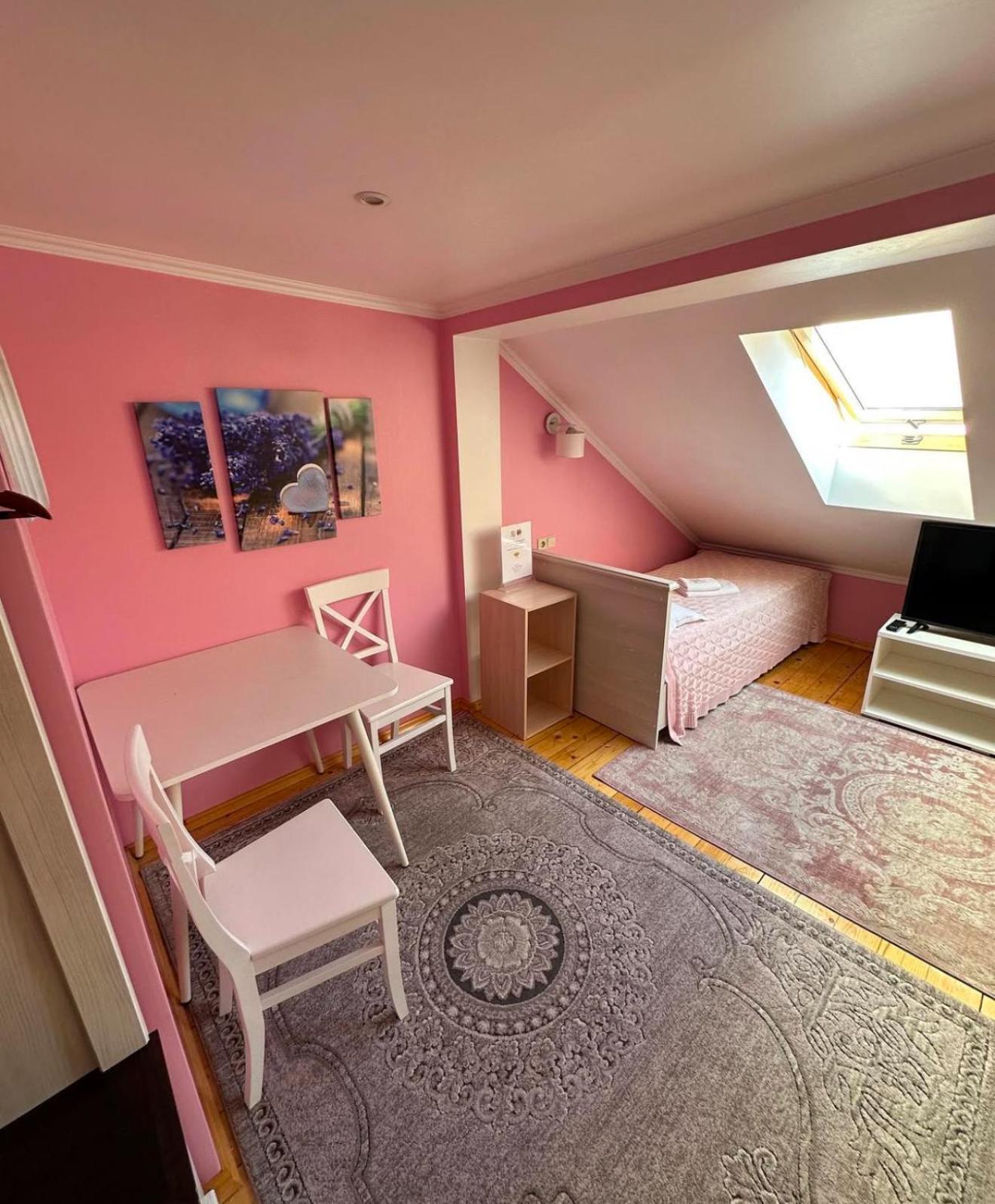 Аpartment For Lady Lägenhet Tjernivtsi Exteriör bild